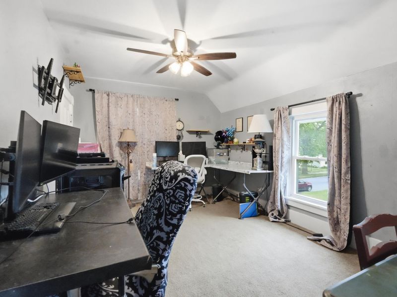 127 E High Street , Fostoria, OH 44830 Photo 18