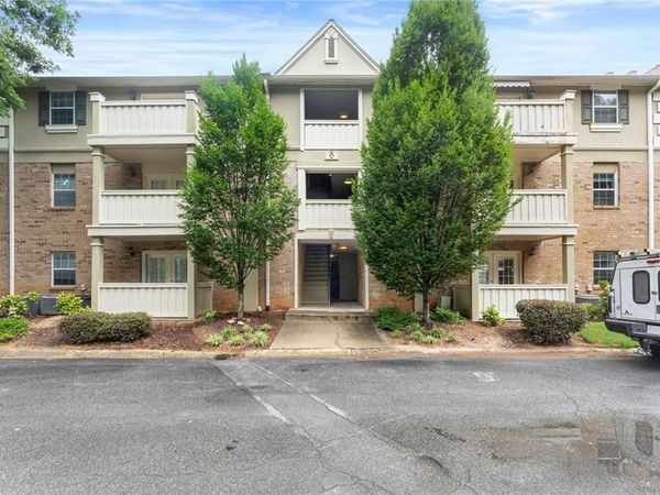 6900 Roswell Road, Unit Q17, Atlanta, GA 30328