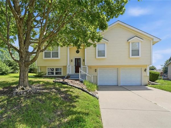 505 Blue Grass Drive, Raymore, MO 64083