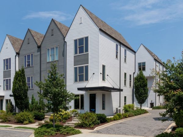323 East Village Ln , Nashville, TN 37216