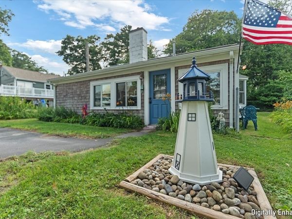 15 Charles St, Lakeville, MA 02347