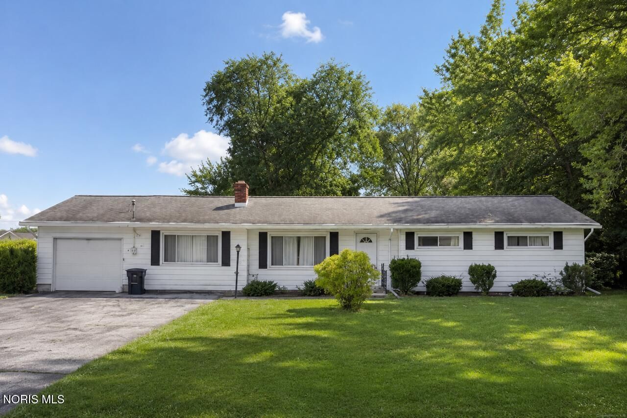 1430 Clough Street , Bowling Green, OH 43402 Main Photo