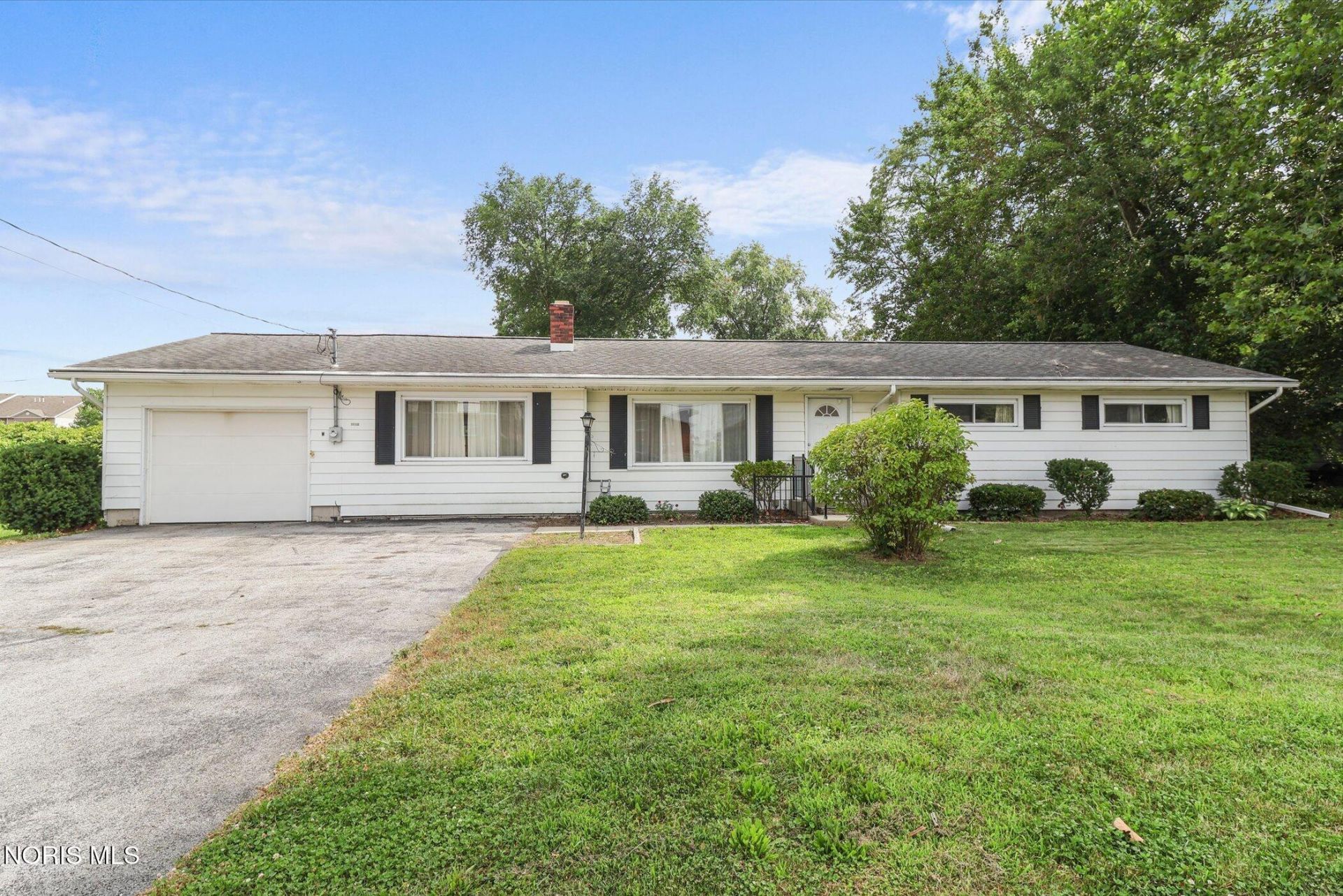 1430 Clough Street, Bowling Green, OH 43402 Main Photo