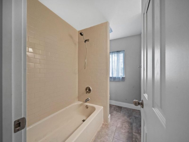 5715 Blinnton Place , Columbus, OH 43235 Photo 21