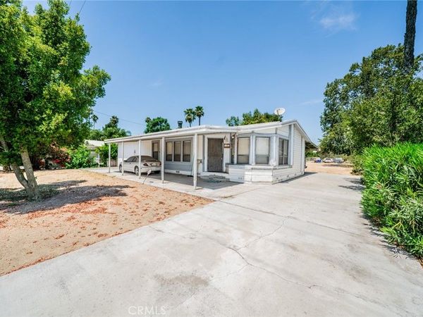 19384 El Rivino Road, Bloomington, CA 92509