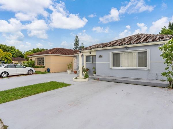 14726 SW 82nd Ter , Miami, FL 33193
