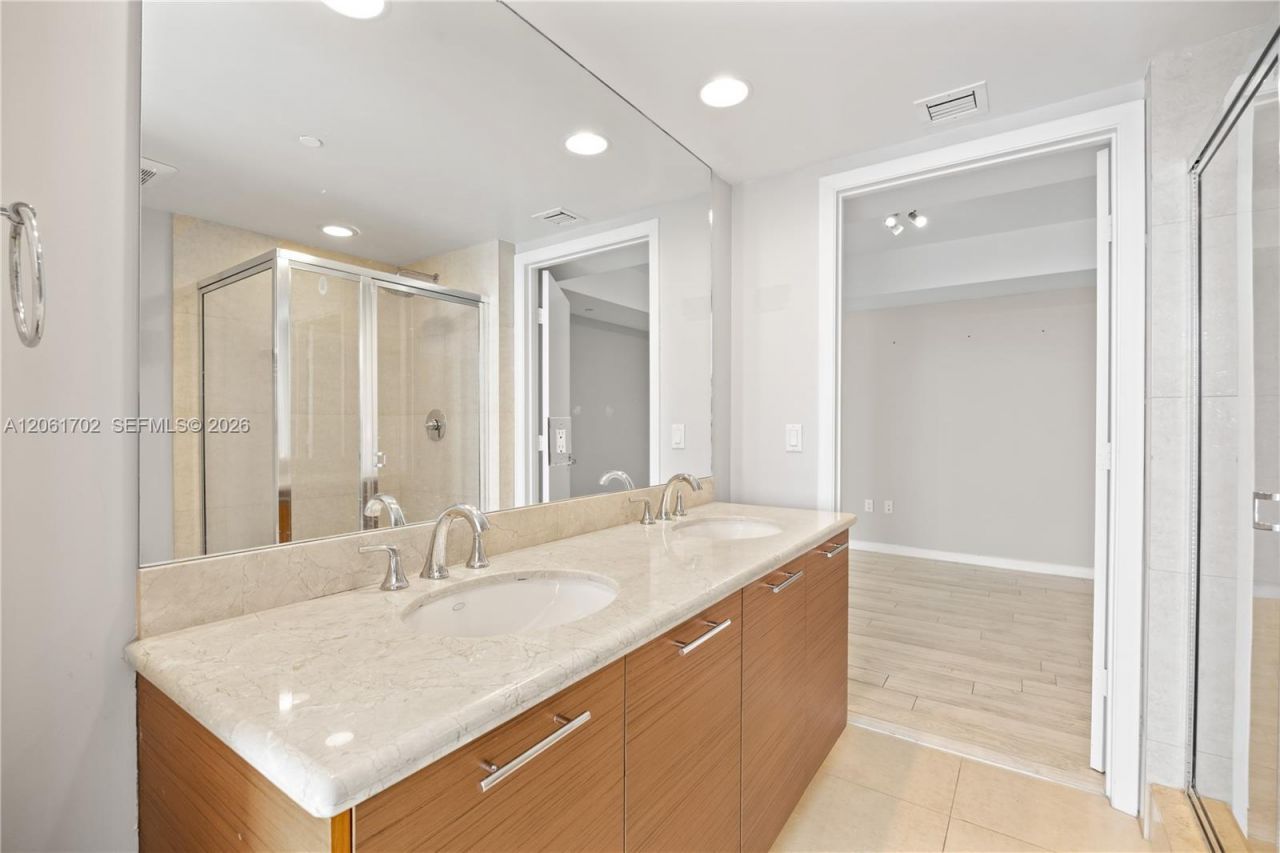 50 Biscayne Blvd , Unit 4706, Miami, FL 33132 Photo
