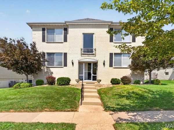 10017 Chardin Way , Unit 3, St Louis, MO 63128