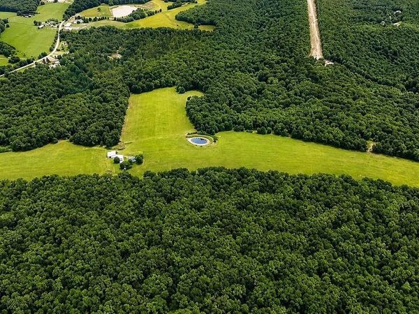 8253 Jackson School Road, Bloomsdale, MO 63627