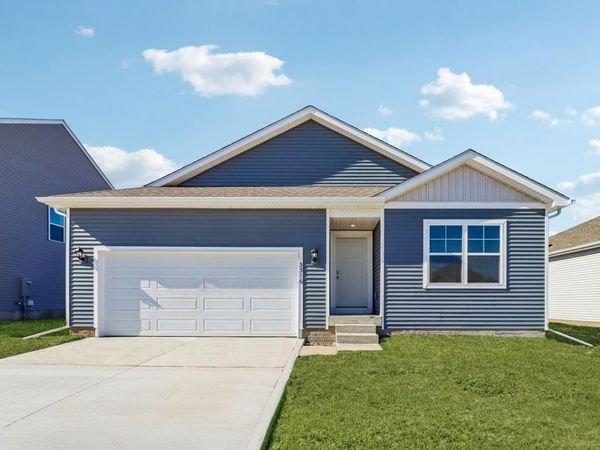 421 Kingfisher Drive , Norwalk, IA 50211