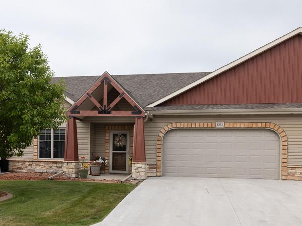 520 19th Avenue W, Unit B, West Fargo, ND 58078