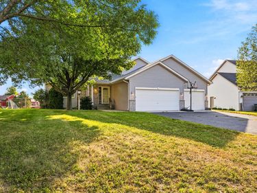 1351 Rolling Oaks Drive, Hanover, MN 55341