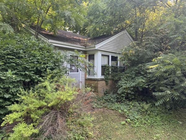 3629 W Woodward Dr, Franklin, WI 53132