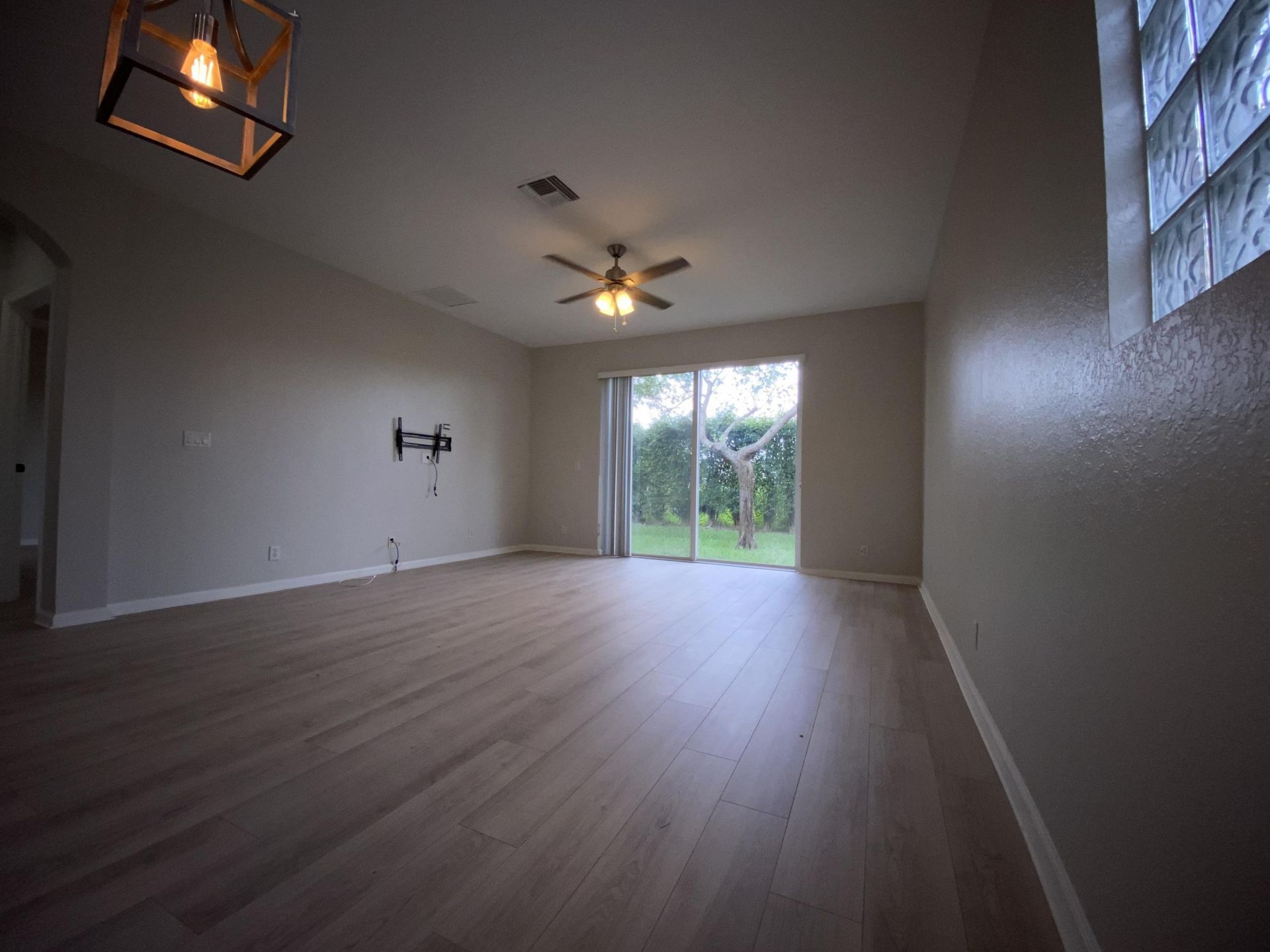 1215 Rosegate Boulevard, Riviera Beach, FL 33404 Photo