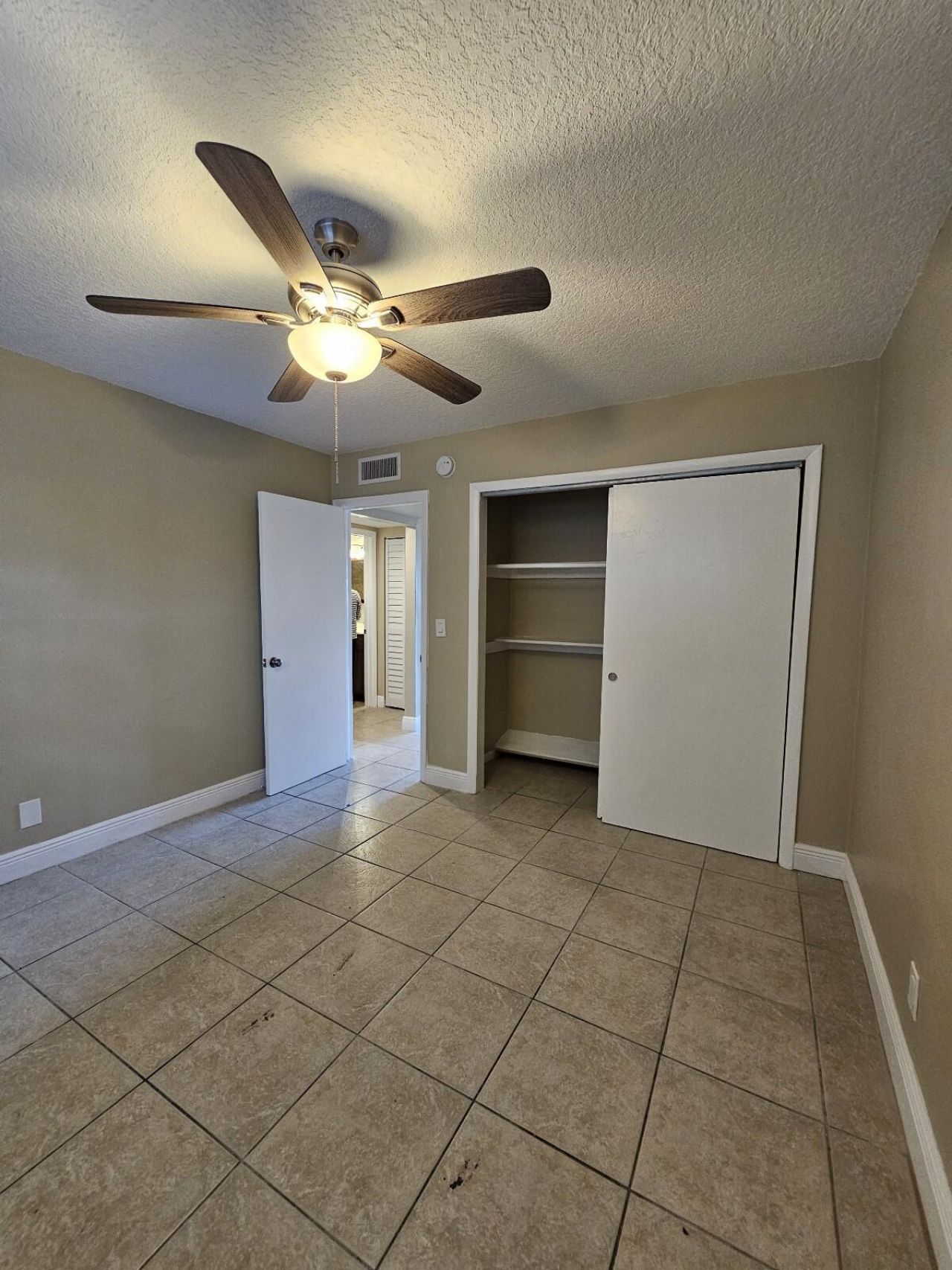 1200 W Blue Heron Boulevard, Unit 5, Riviera Beach, FL 33404 Photo