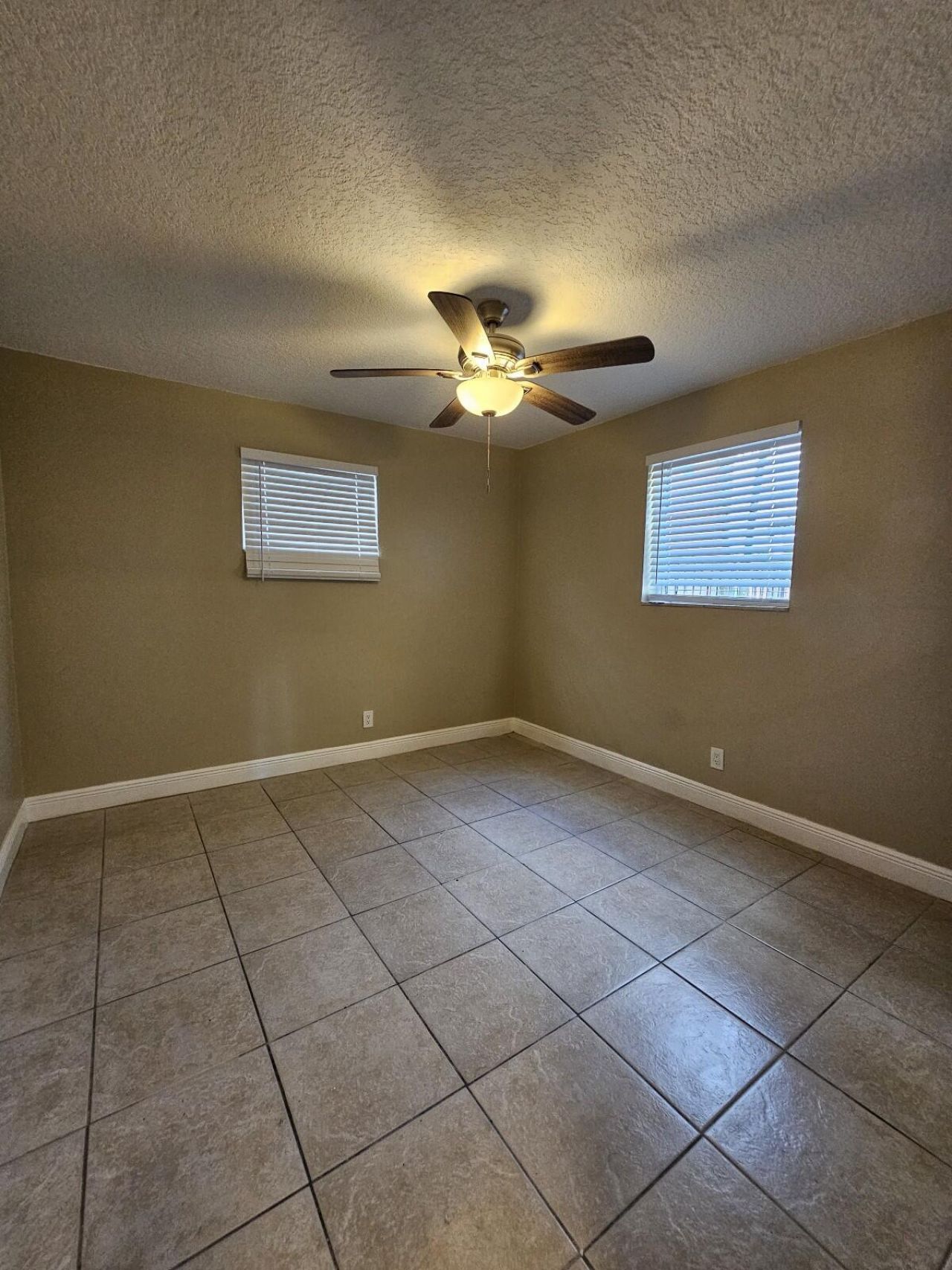 1200 W Blue Heron Boulevard, Unit 5, Riviera Beach, FL 33404 Photo