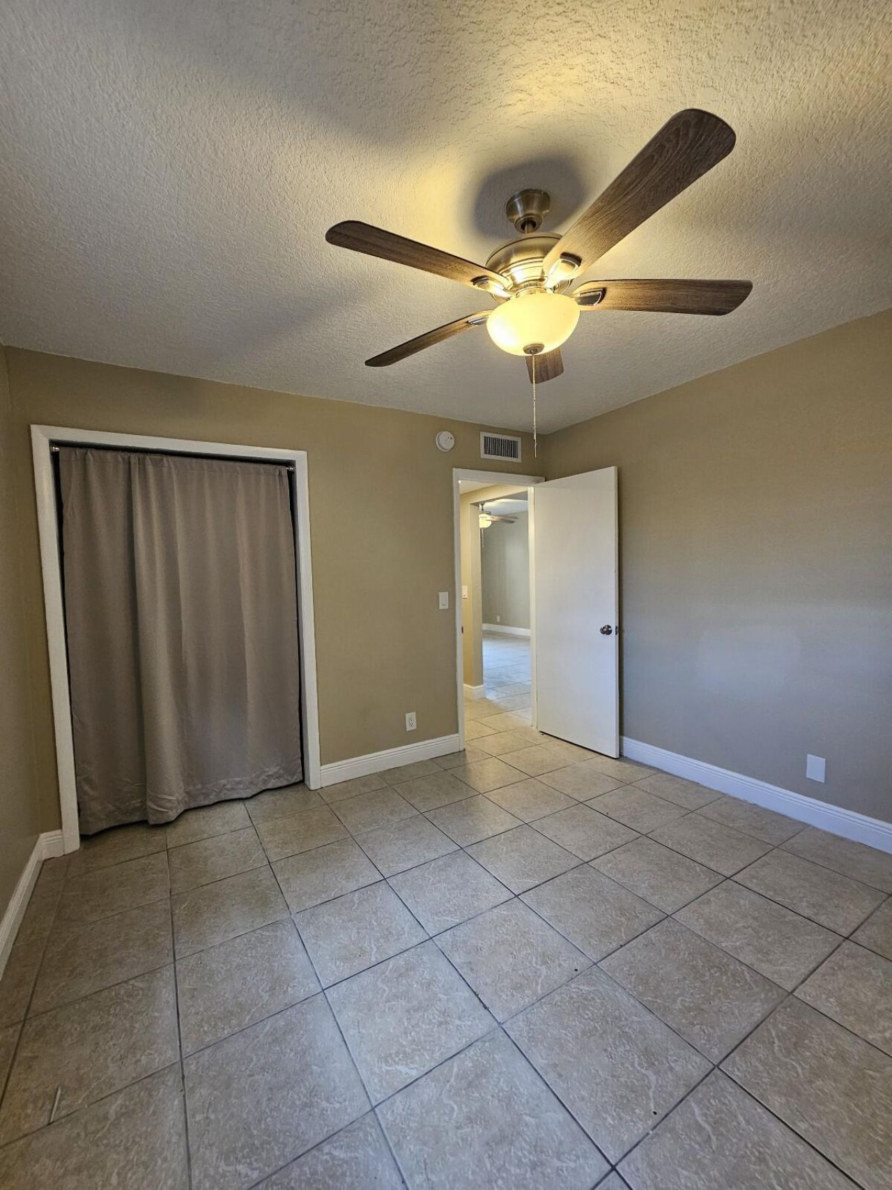 1200 W Blue Heron Boulevard, Unit 5, Riviera Beach, FL 33404 Photo