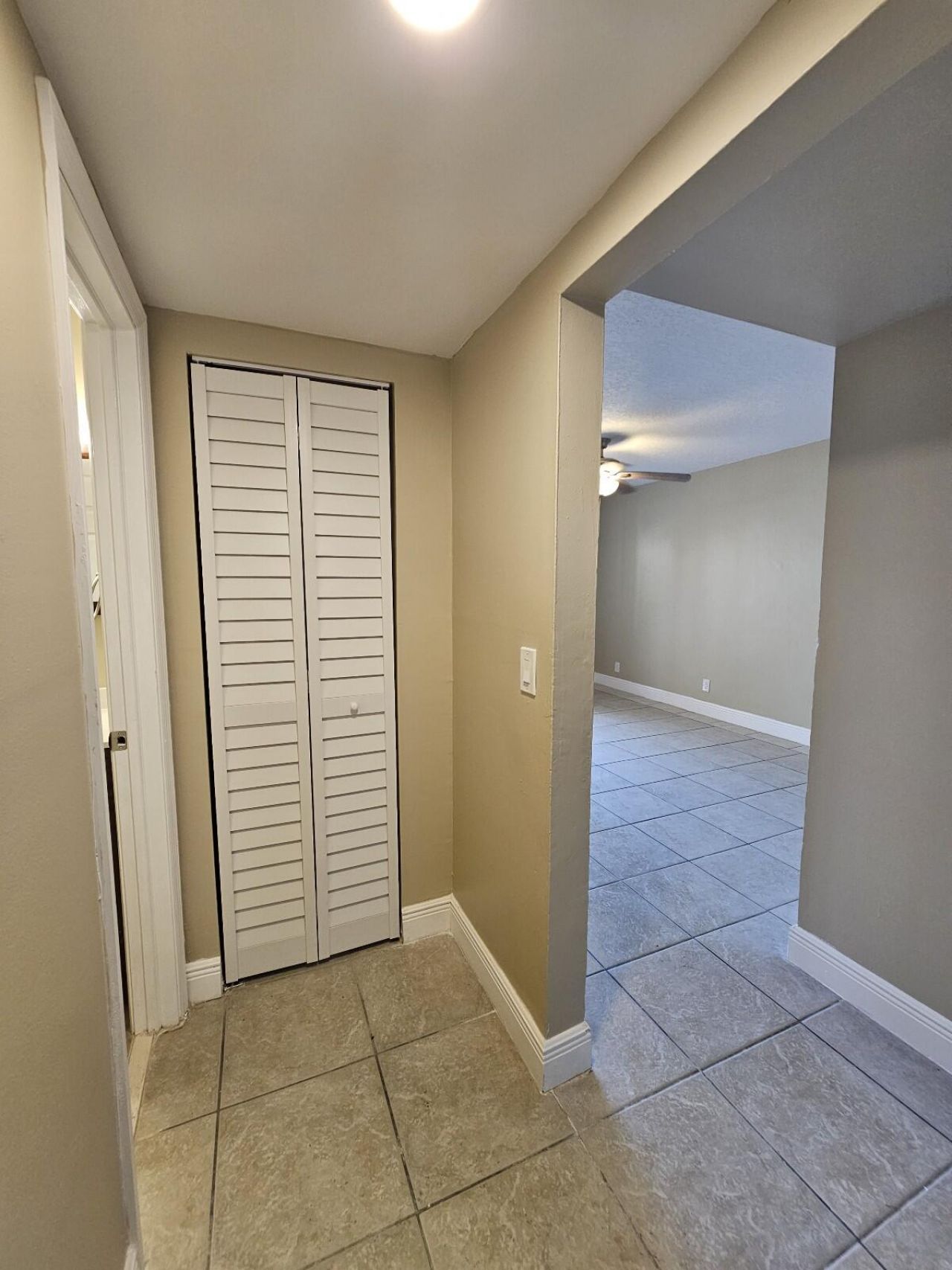 1200 W Blue Heron Boulevard, Unit 5, Riviera Beach, FL 33404 Photo