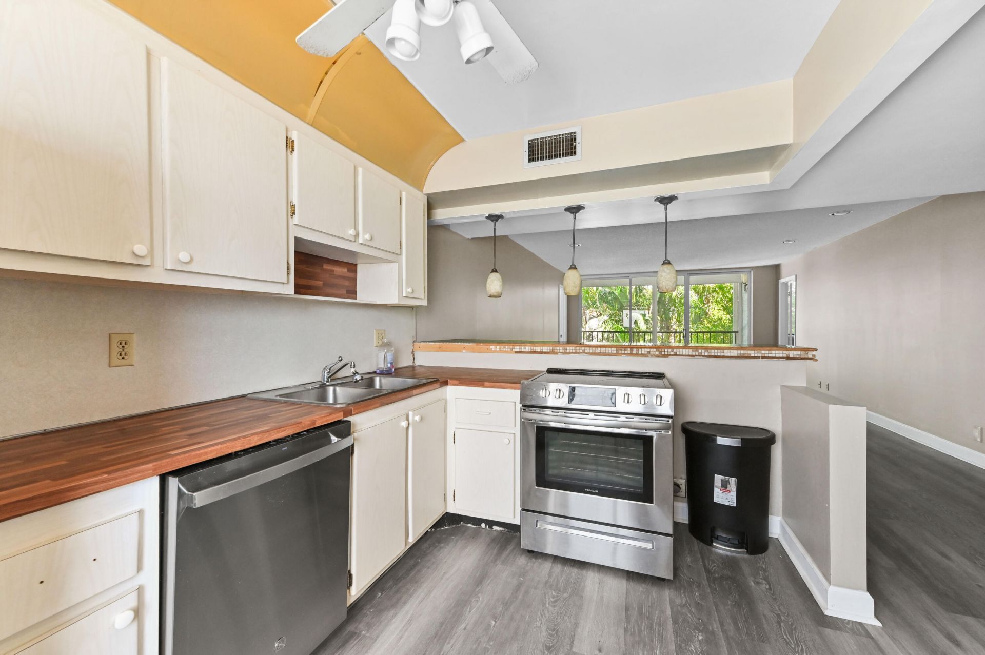4080 Tivoli Court, Unit 202, Lake Worth, FL 33467 Photo