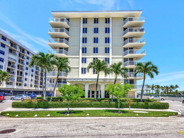 125 S OCEAN Avenue, Unit 211, Palm Beach Shores, FL 33404