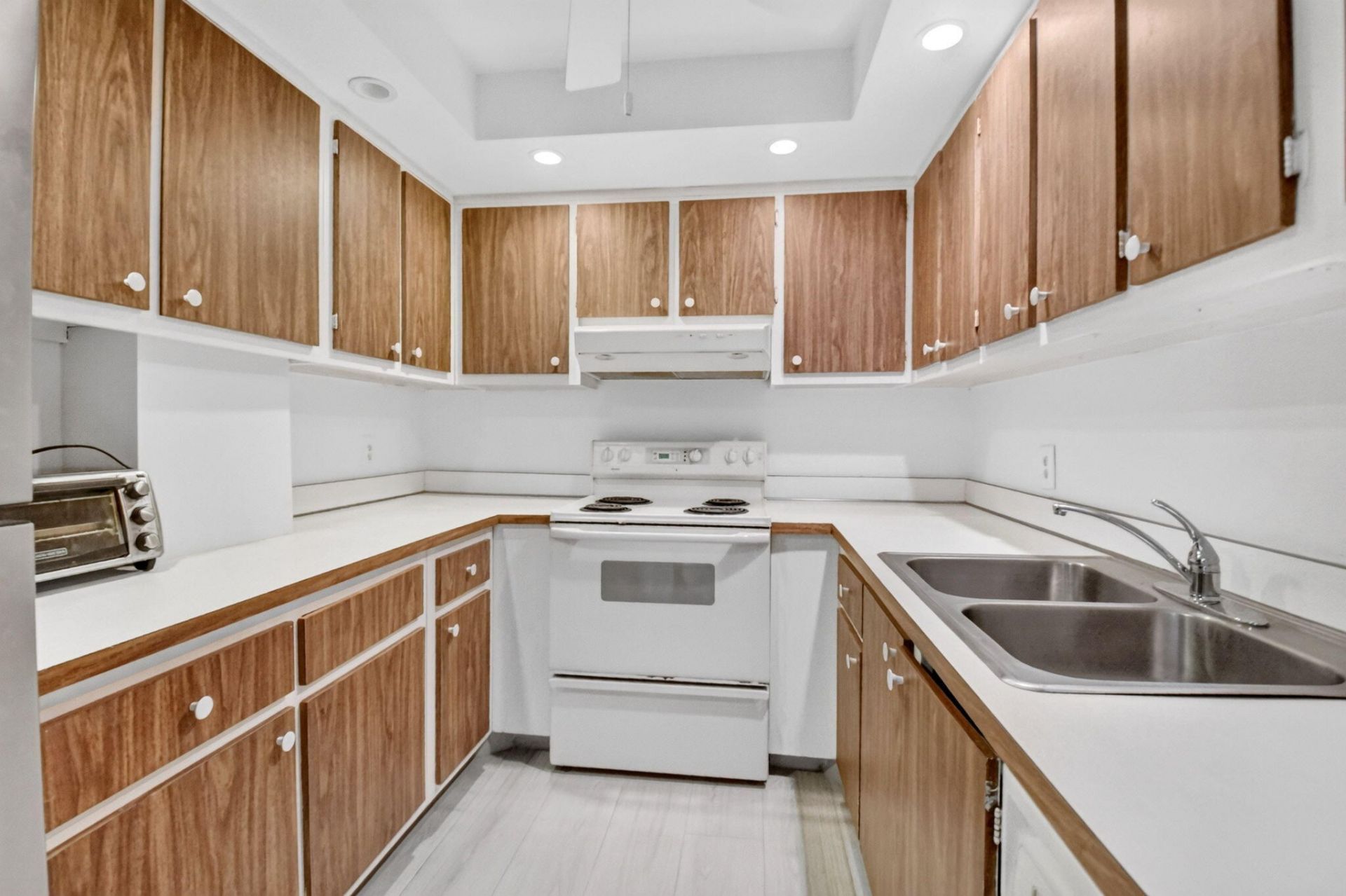 125 S Ocean Avenue, Unit 211, Palm Beach Shores, FL 33404 Photo