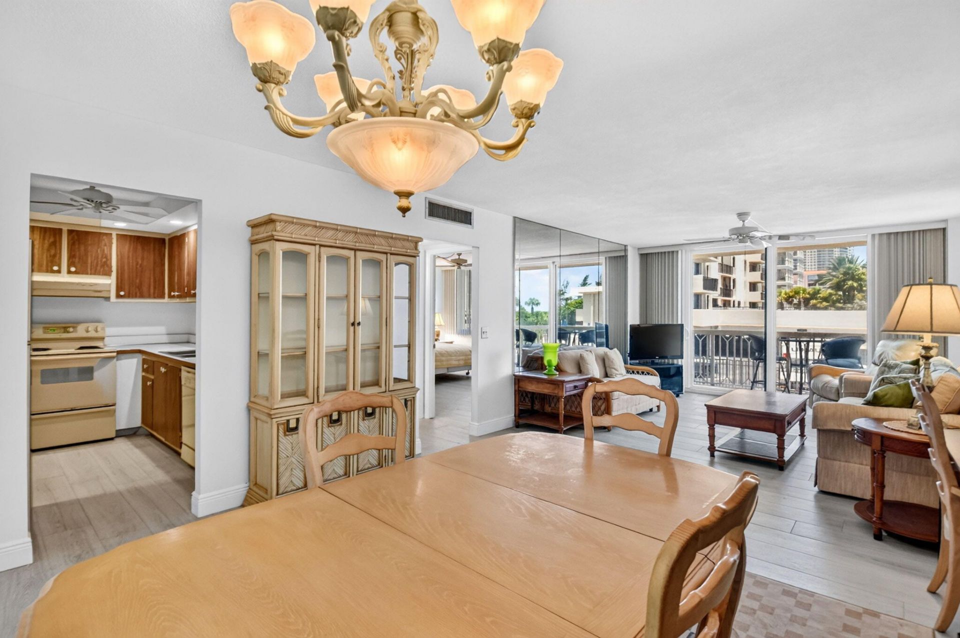 125 S Ocean Avenue, Unit 211, Palm Beach Shores, FL 33404 Photo