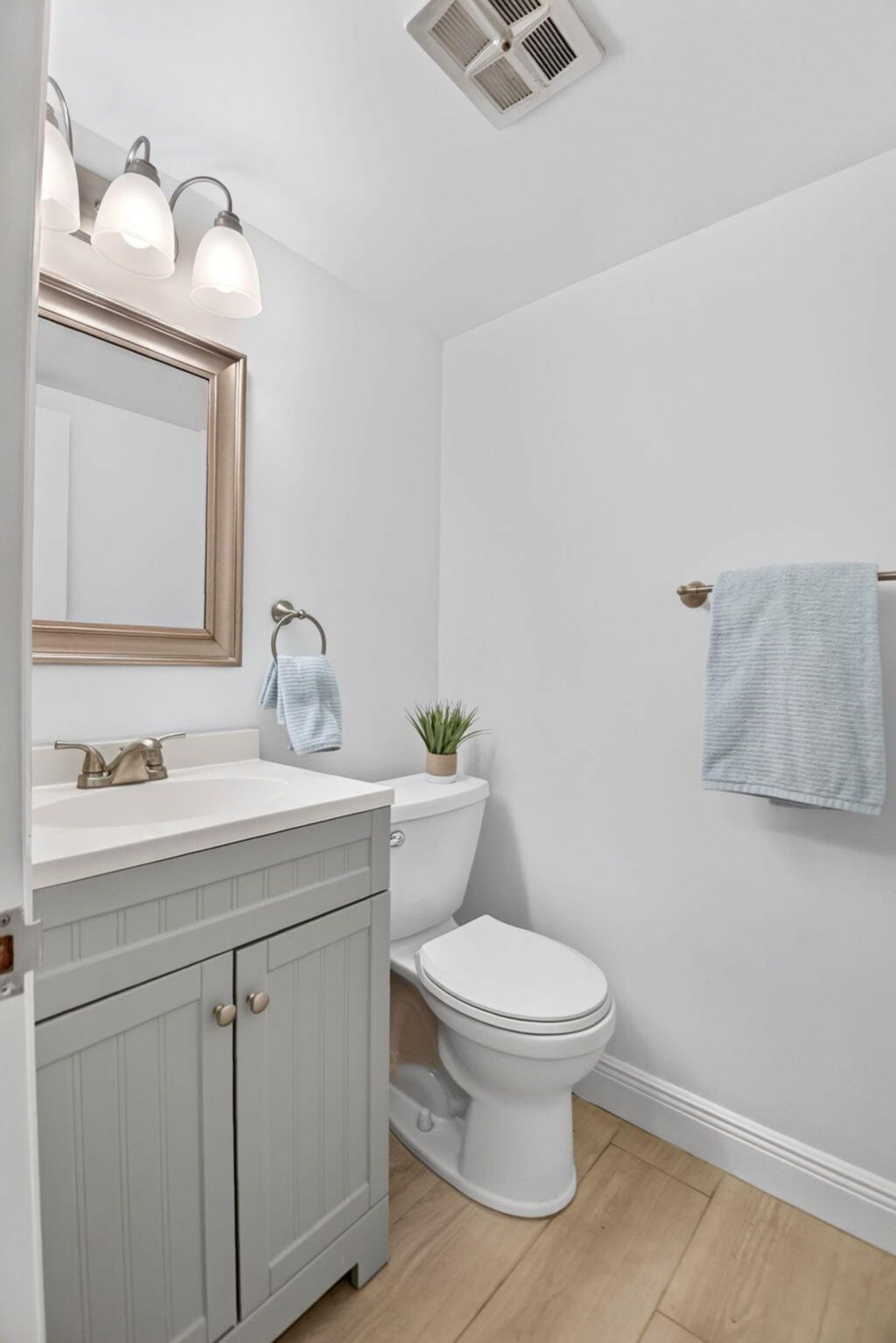 125 S Ocean Avenue, Unit 211, Palm Beach Shores, FL 33404 Photo