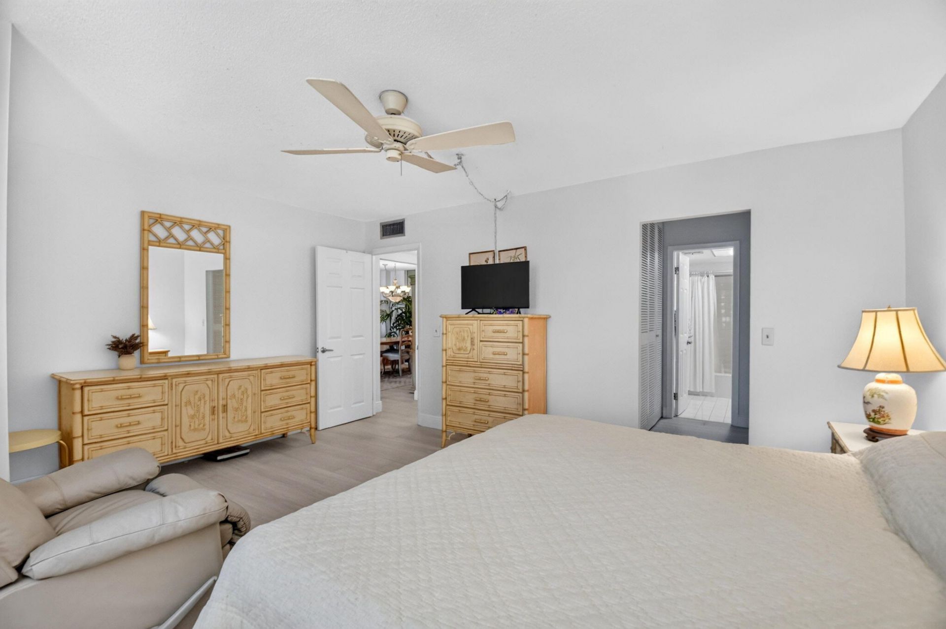 125 S Ocean Avenue, Unit 211, Palm Beach Shores, FL 33404 Photo
