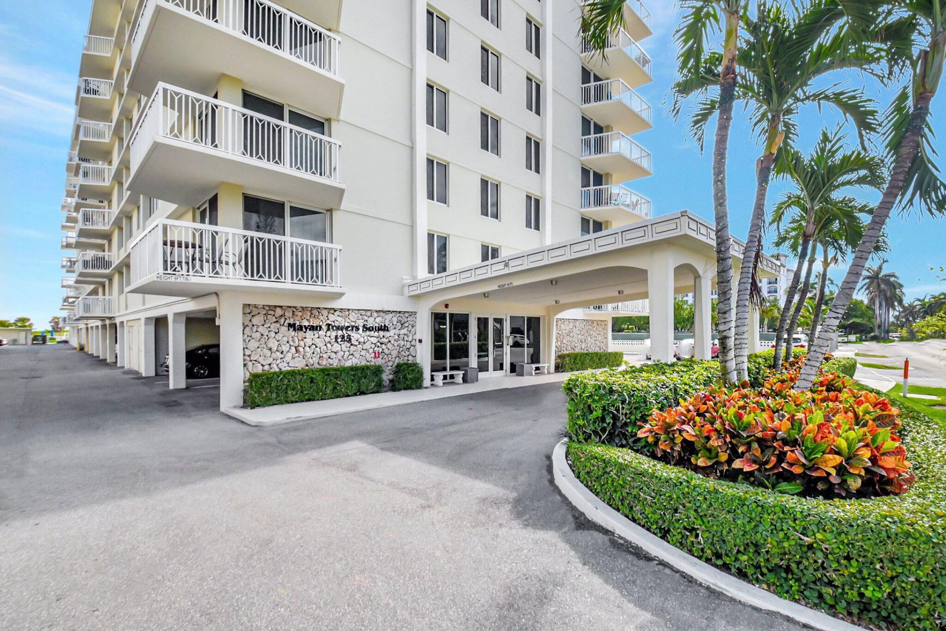 125 S Ocean Avenue, Unit 211, Palm Beach Shores, FL 33404 Photo