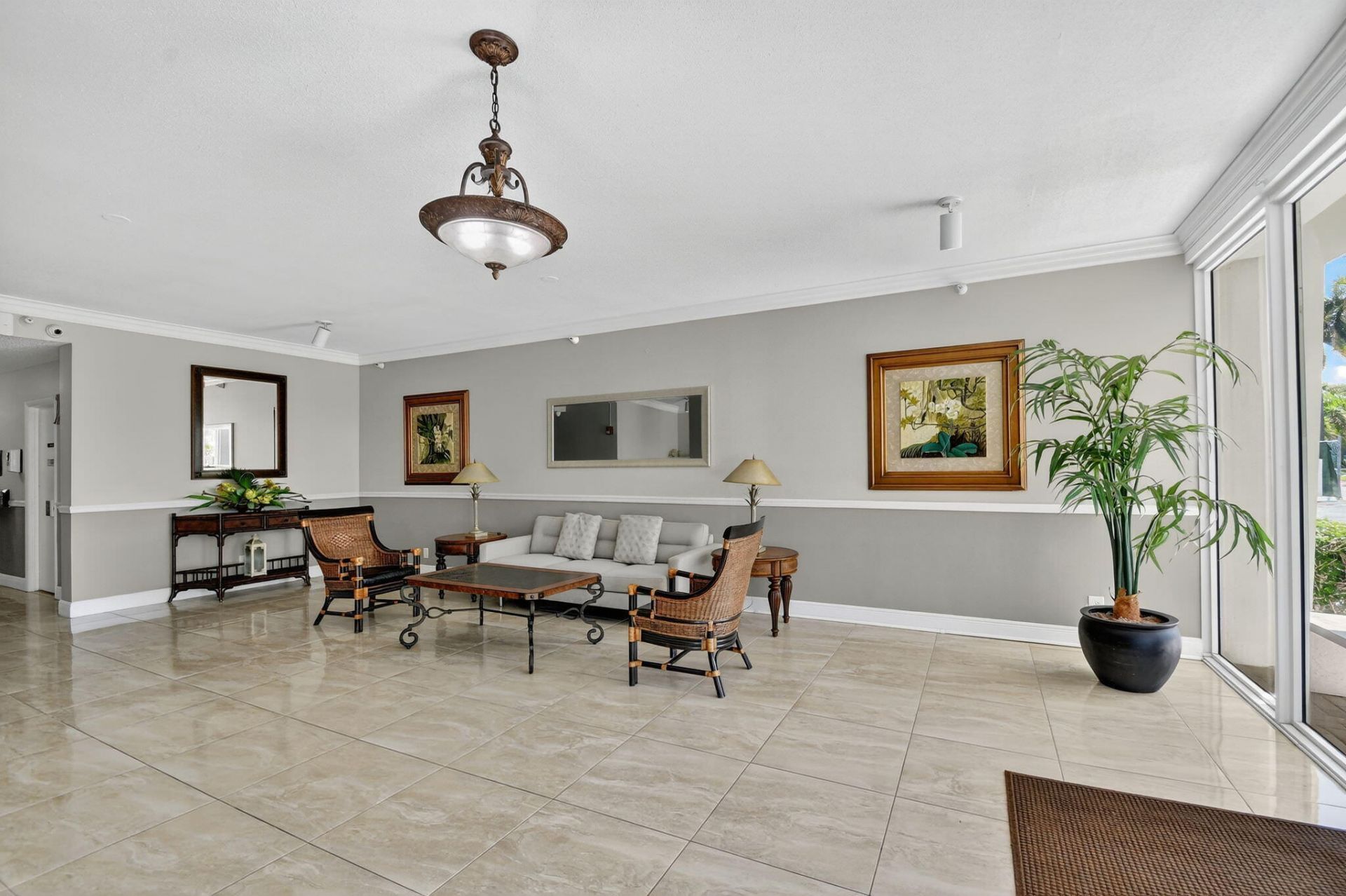 125 S Ocean Avenue, Unit 211, Palm Beach Shores, FL 33404 Photo