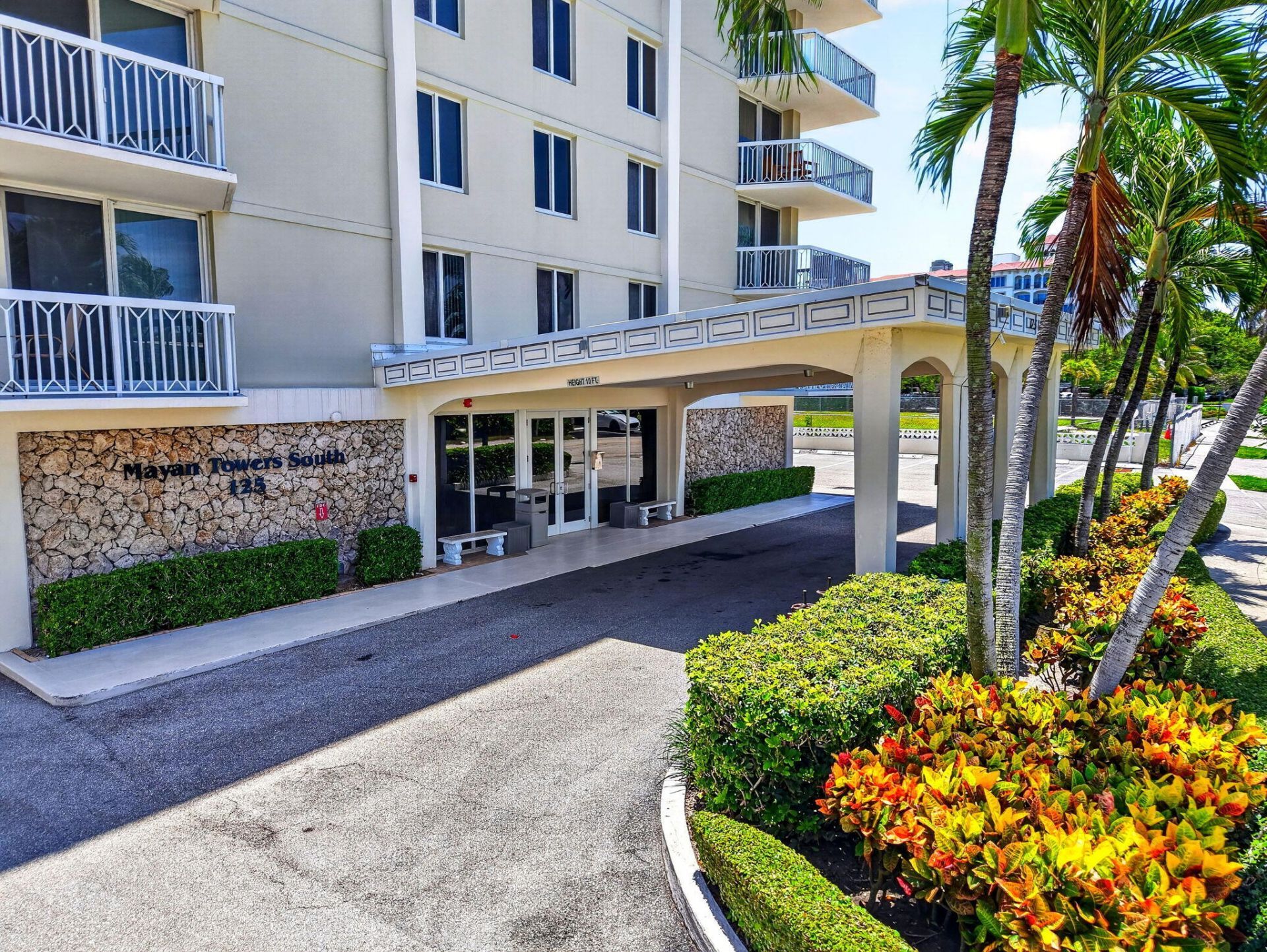 125 S Ocean Avenue, Unit 211, Palm Beach Shores, FL 33404 Photo