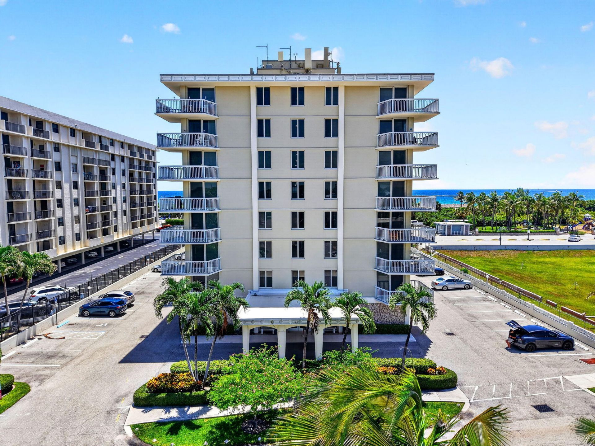125 S Ocean Avenue, Unit 211, Palm Beach Shores, FL 33404 Photo
