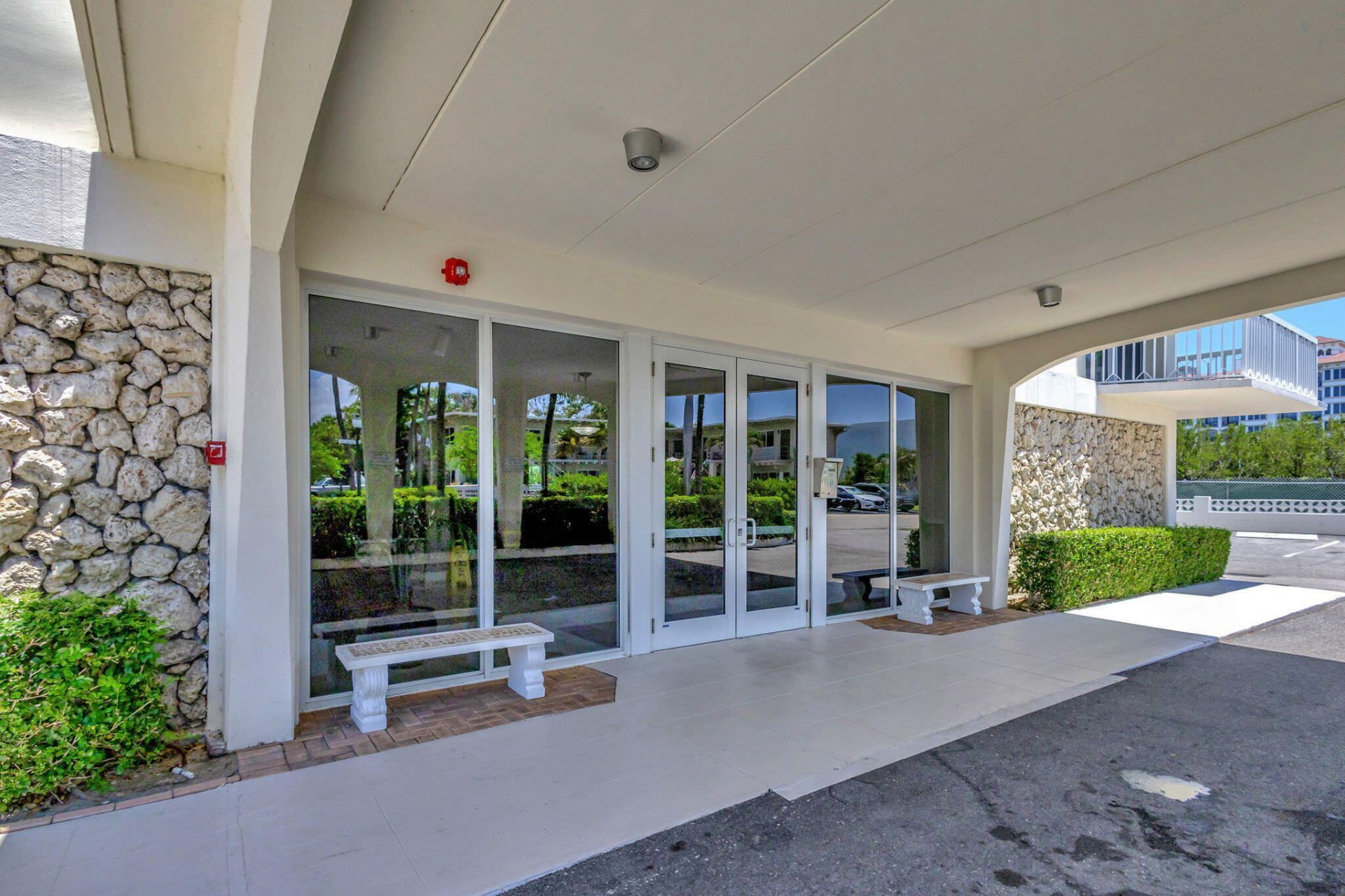 125 S Ocean Avenue, Unit 211, Palm Beach Shores, FL 33404 Photo