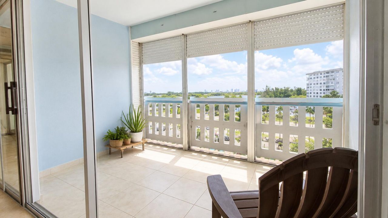 4001 Hillcrest Drive, Unit 705, Hollywood, FL 33021 Photo