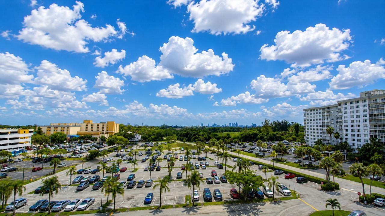 4001 Hillcrest Drive, Unit 705, Hollywood, FL 33021 Photo
