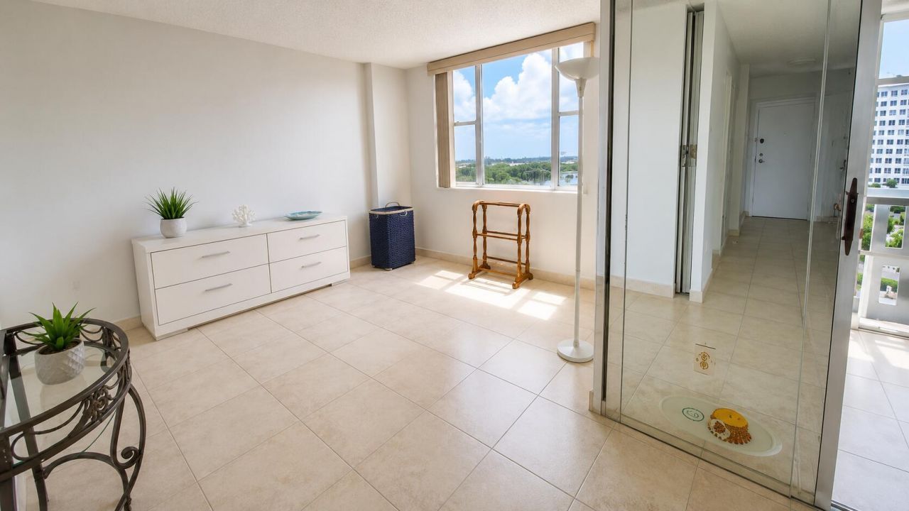 4001 Hillcrest Drive, Unit 705, Hollywood, FL 33021 Photo