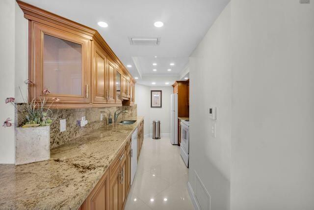 1200 Hibiscus Avenue, Unit 1406, Pompano Beach, FL 33062 Photo