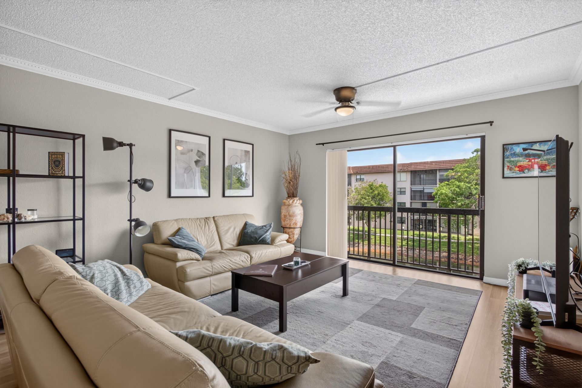 4975 E Sabal Palm Boulevard, Unit Apt 309, Tamarac, FL 33319 Photo
