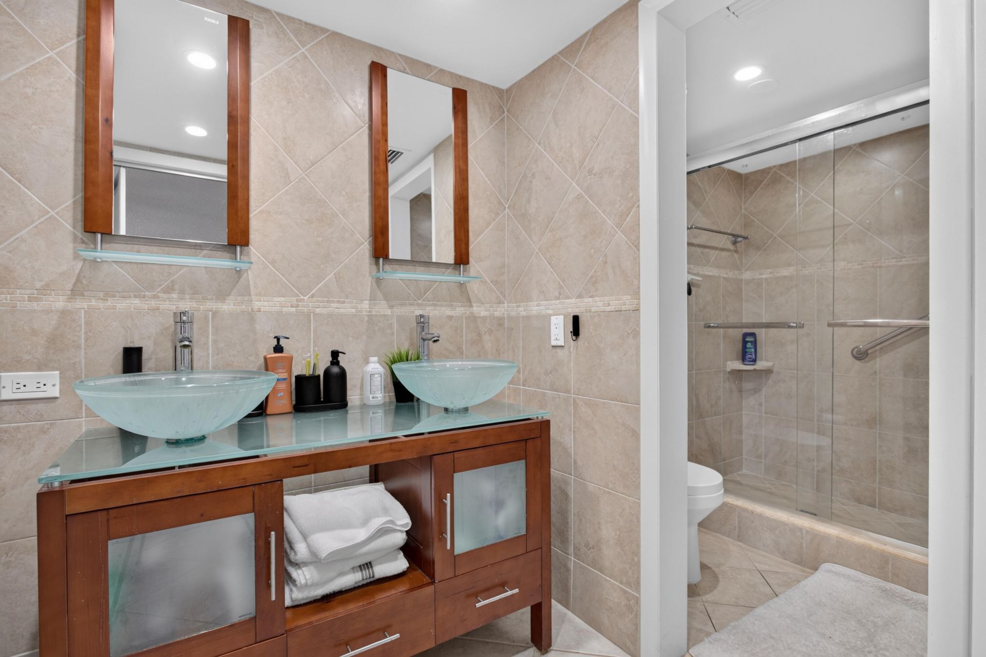 4975 E Sabal Palm Boulevard, Unit Apt 309, Tamarac, FL 33319 Photo