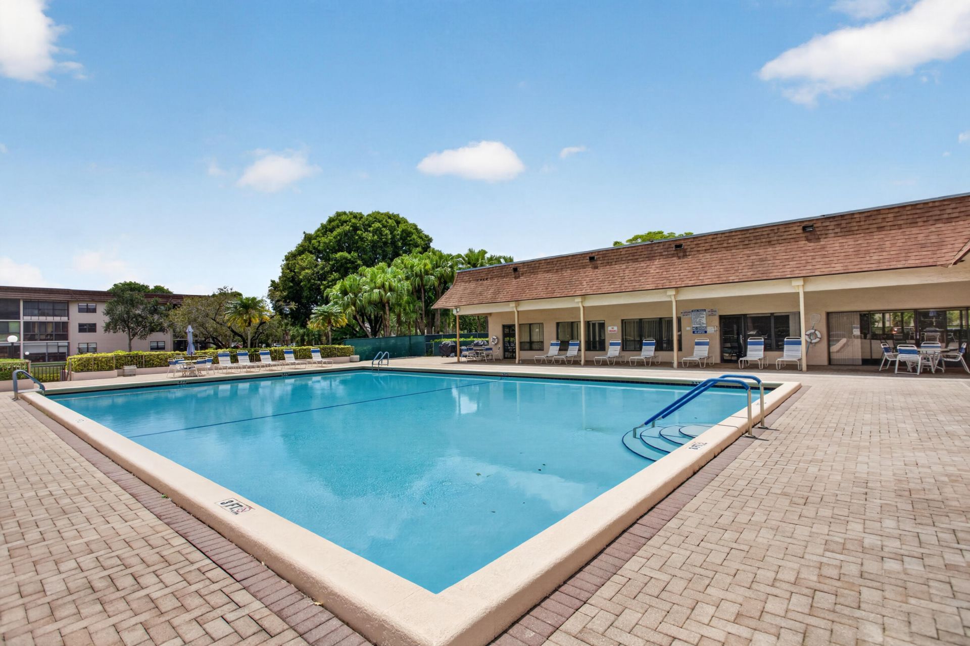4975 E Sabal Palm Boulevard, Unit Apt 309, Tamarac, FL 33319 Photo