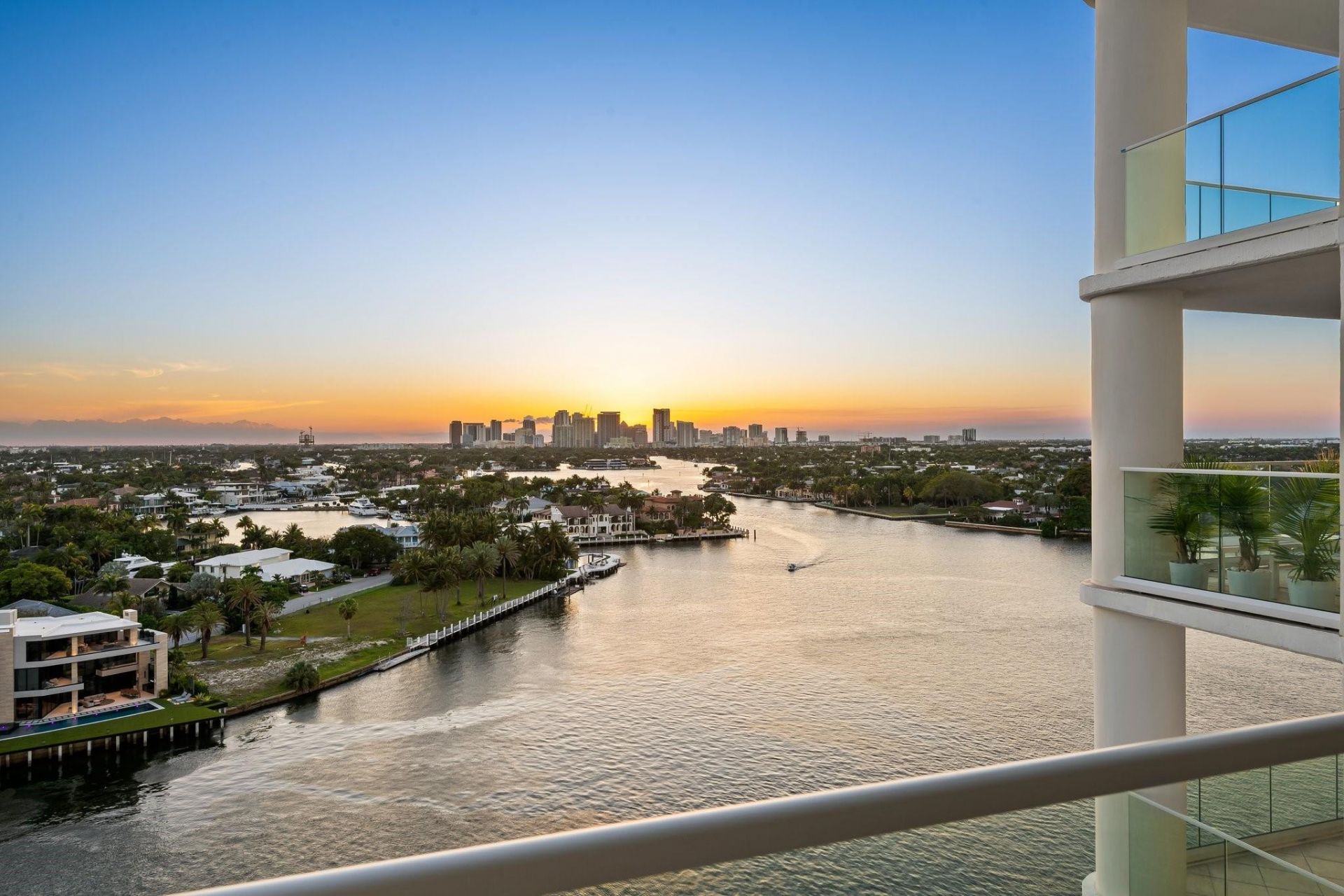 3055 Harbor Drive, Unit 1403, Fort Lauderdale, FL 33316 Photo