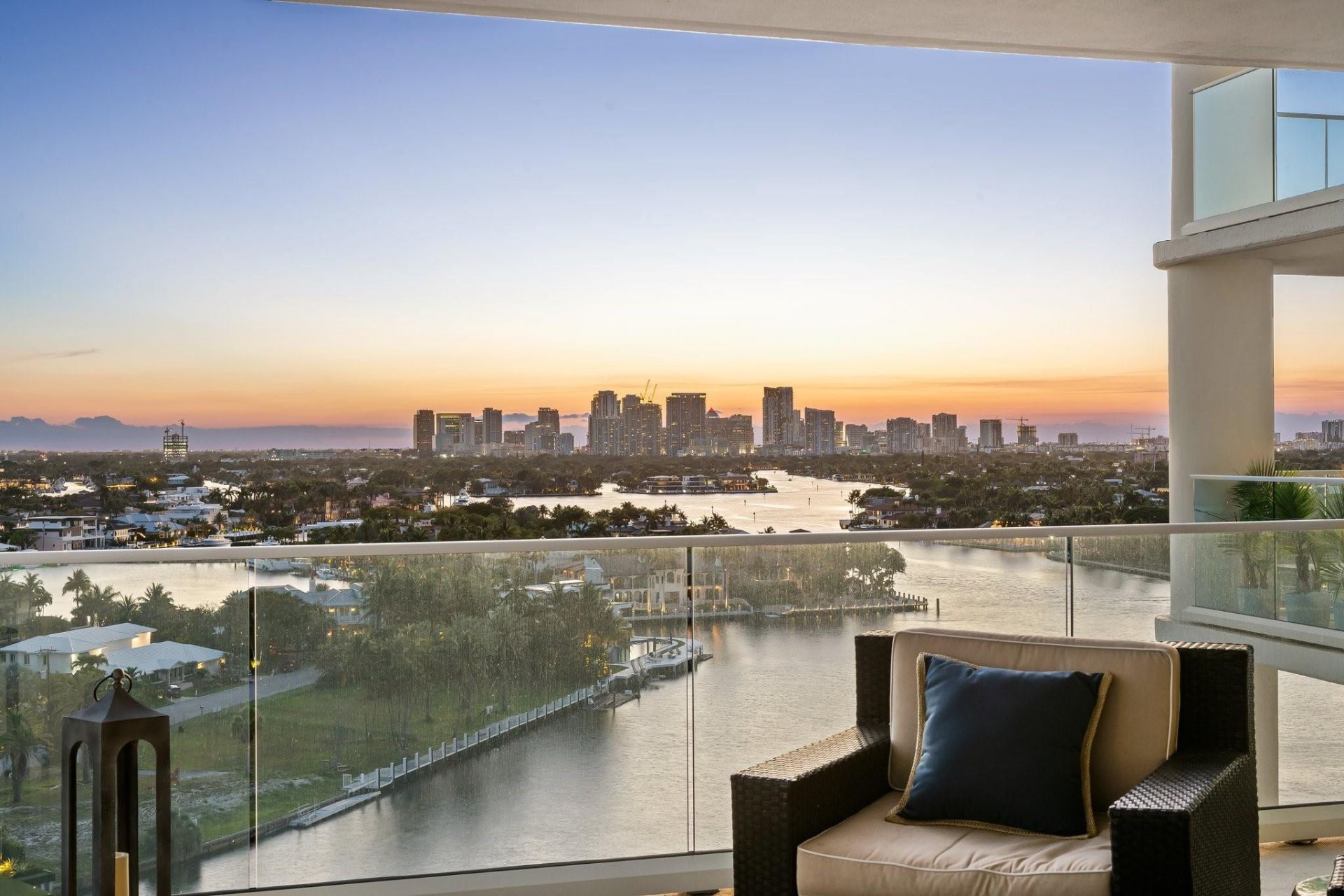 3055 Harbor Drive, Unit 1403, Fort Lauderdale, FL 33316 Photo