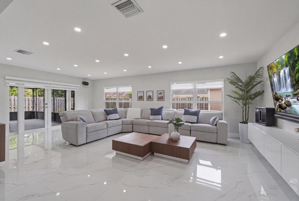 11120 NW 27th Place, Sunrise, FL 33322 Photo