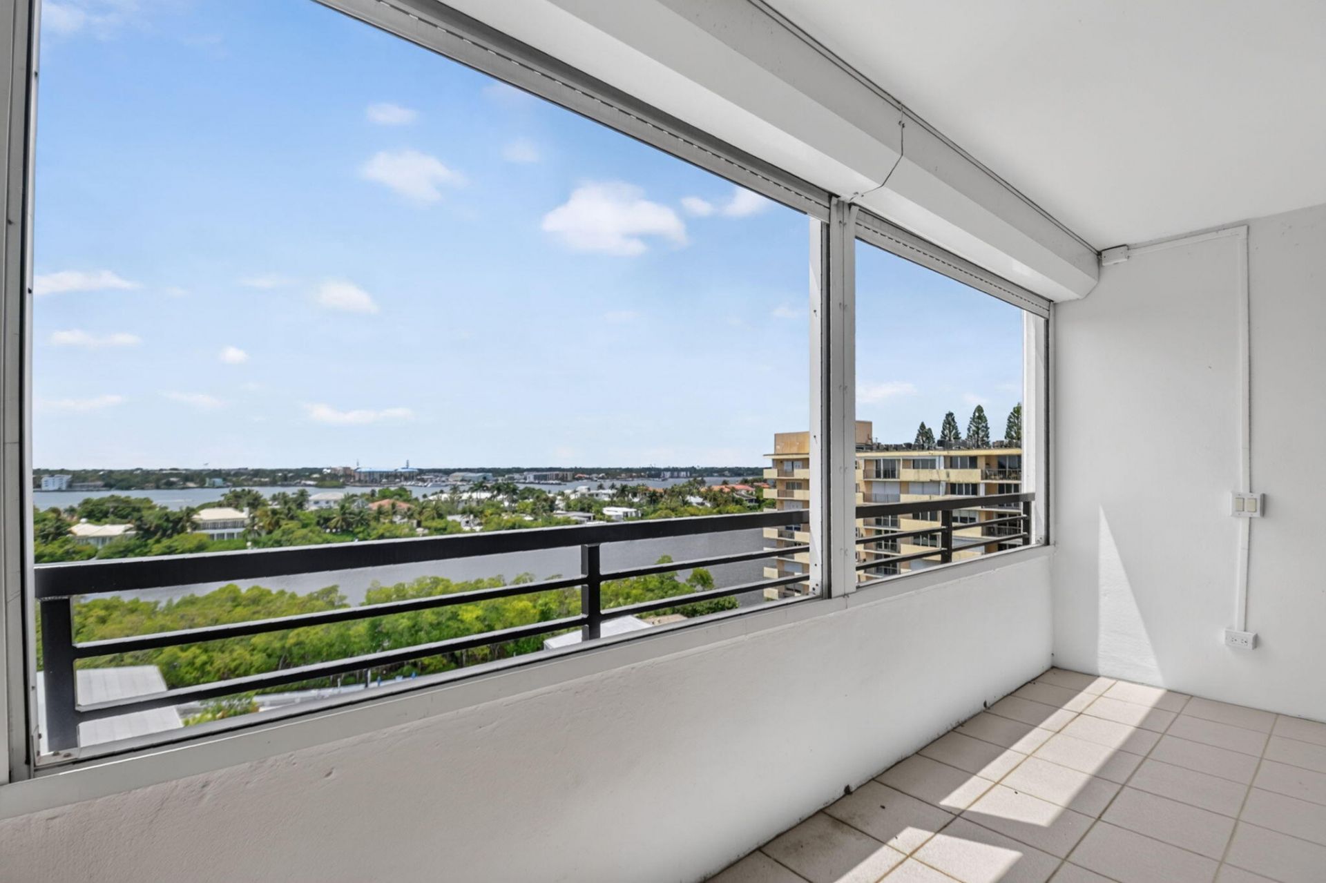 3589 S Ocean Boulevard, Unit 909, South Palm Beach, FL 33480 Photo