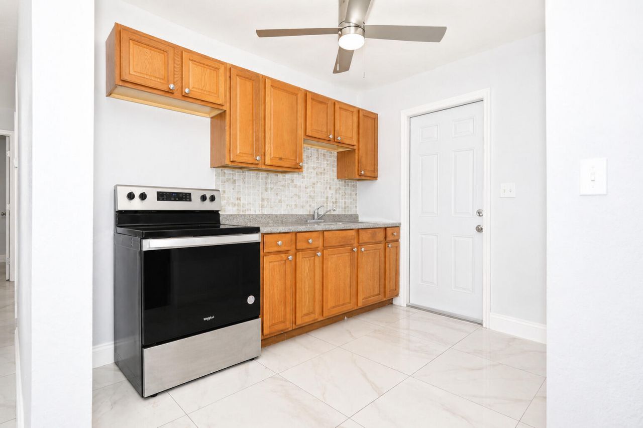 807 Handy Ave Avenue, West Palm Beach, FL 33401 Photo