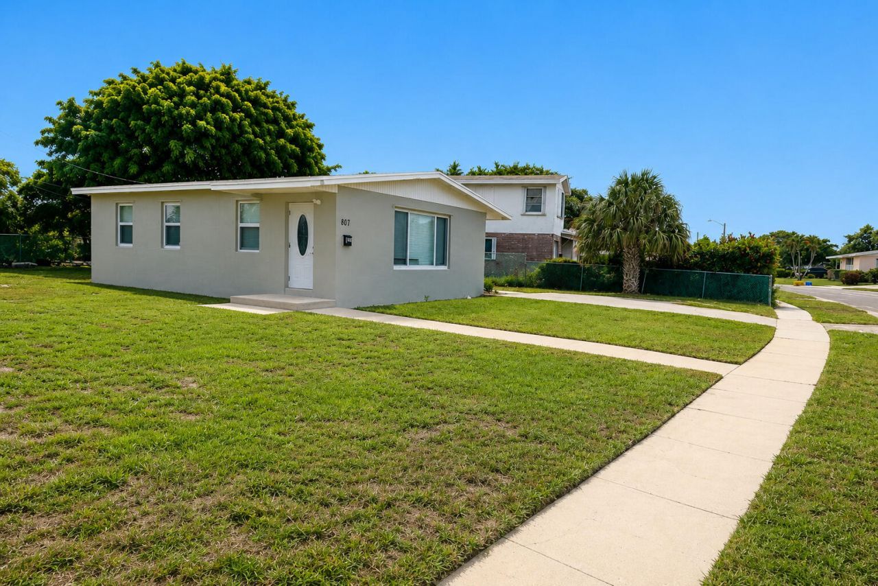807 Handy Ave Avenue, West Palm Beach, FL 33401 Photo
