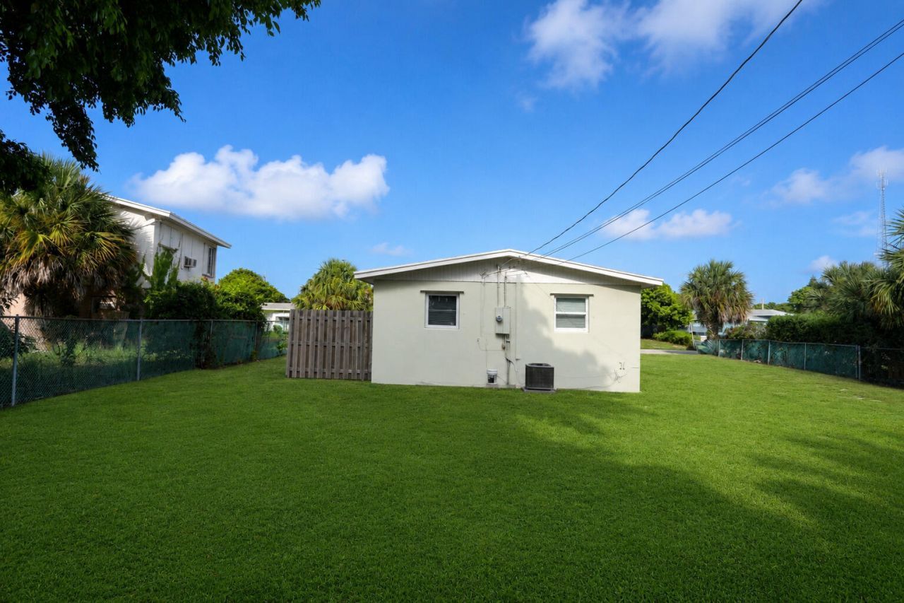 807 Handy Ave Avenue, West Palm Beach, FL 33401 Photo