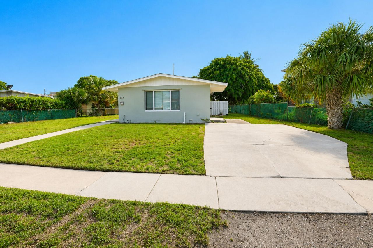 807 Handy Ave Avenue, West Palm Beach, FL 33401 Photo