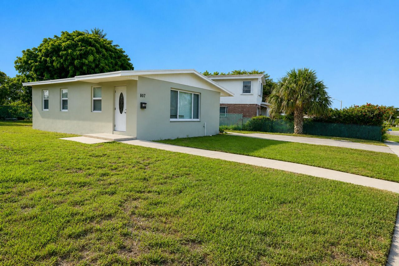 807 Handy Ave Avenue, West Palm Beach, FL 33401 Photo