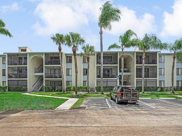 1112 GREEN PINE Boulevard, Unit G3, West Palm Beach, FL 33409